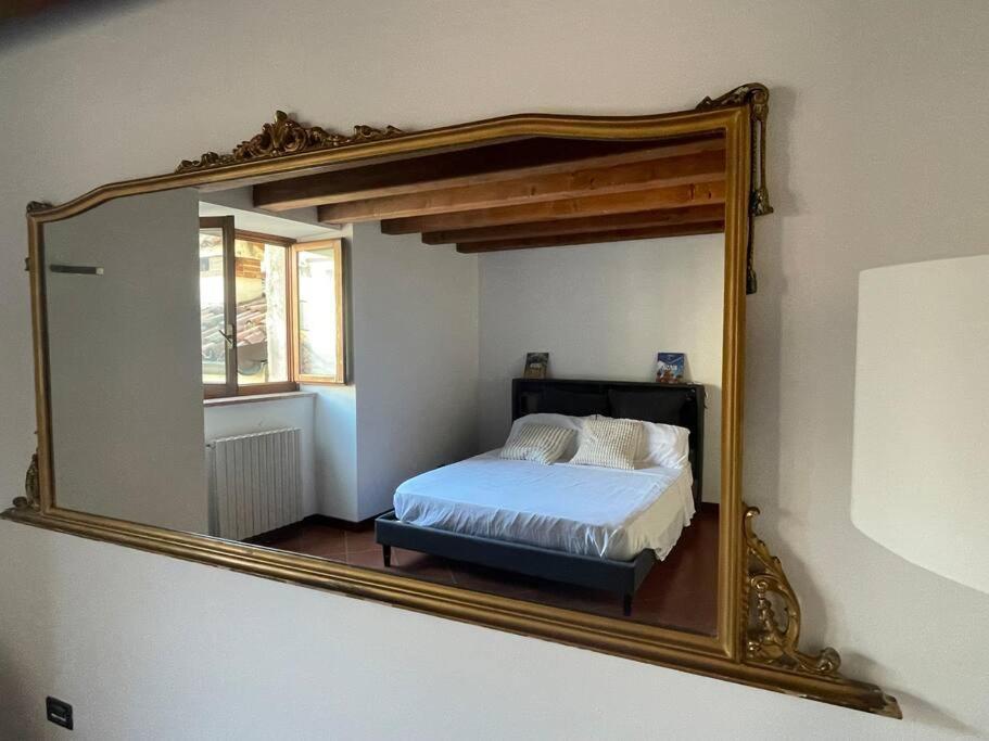 Black Mirror * Verona
